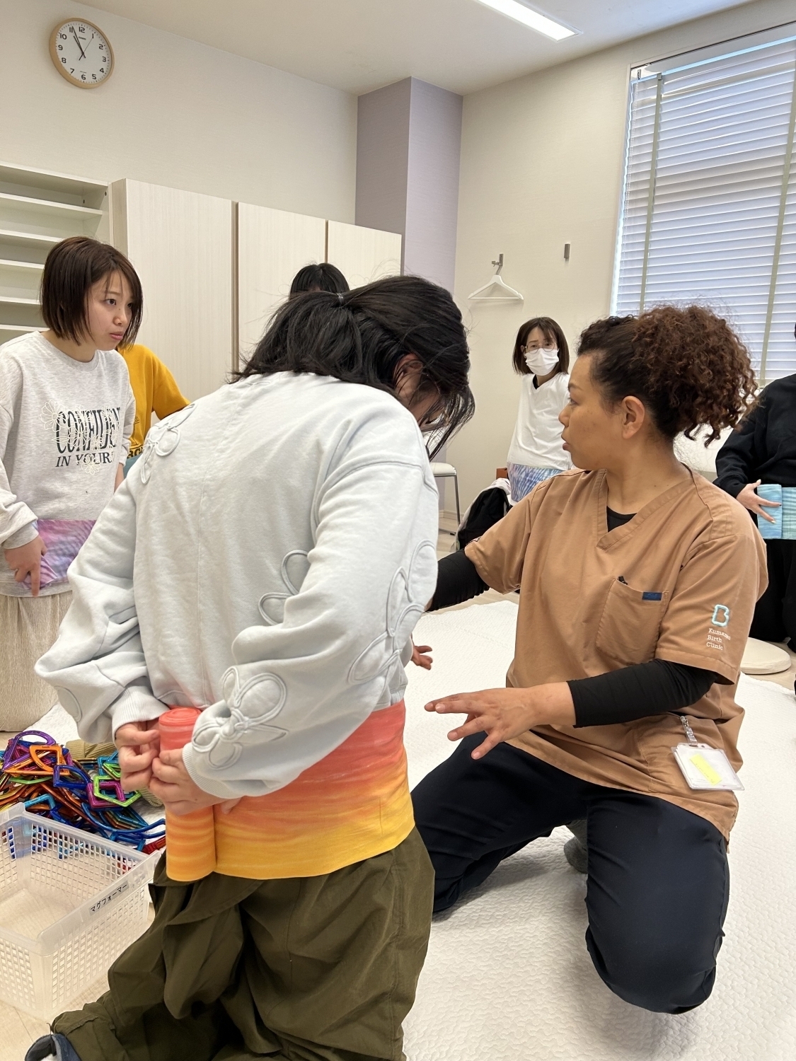 さらしおんぶ紐体験会開催しました